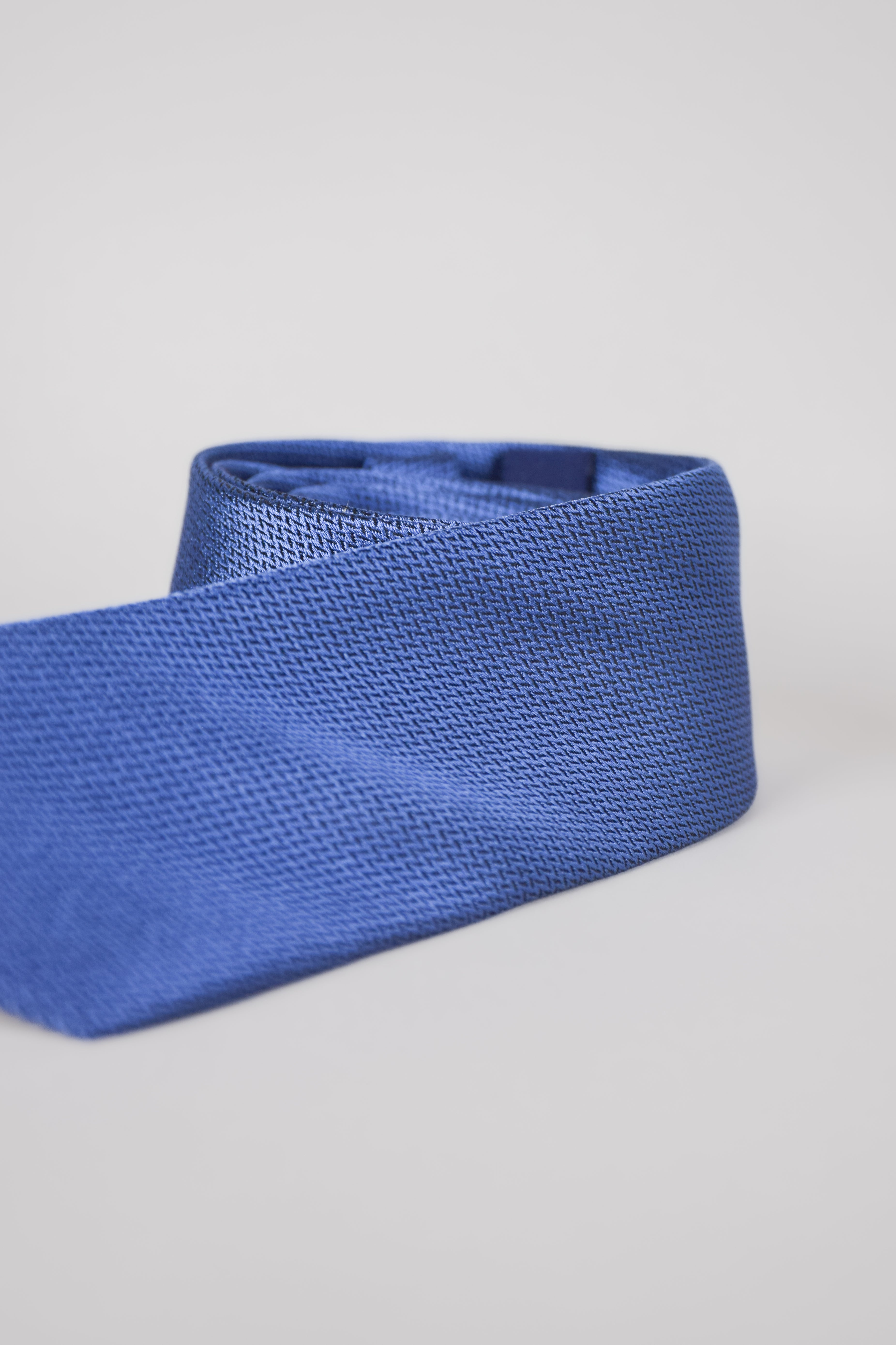 Woven Tie | Pure Silk | Herringbone Jacquard Pattern - Atica Man