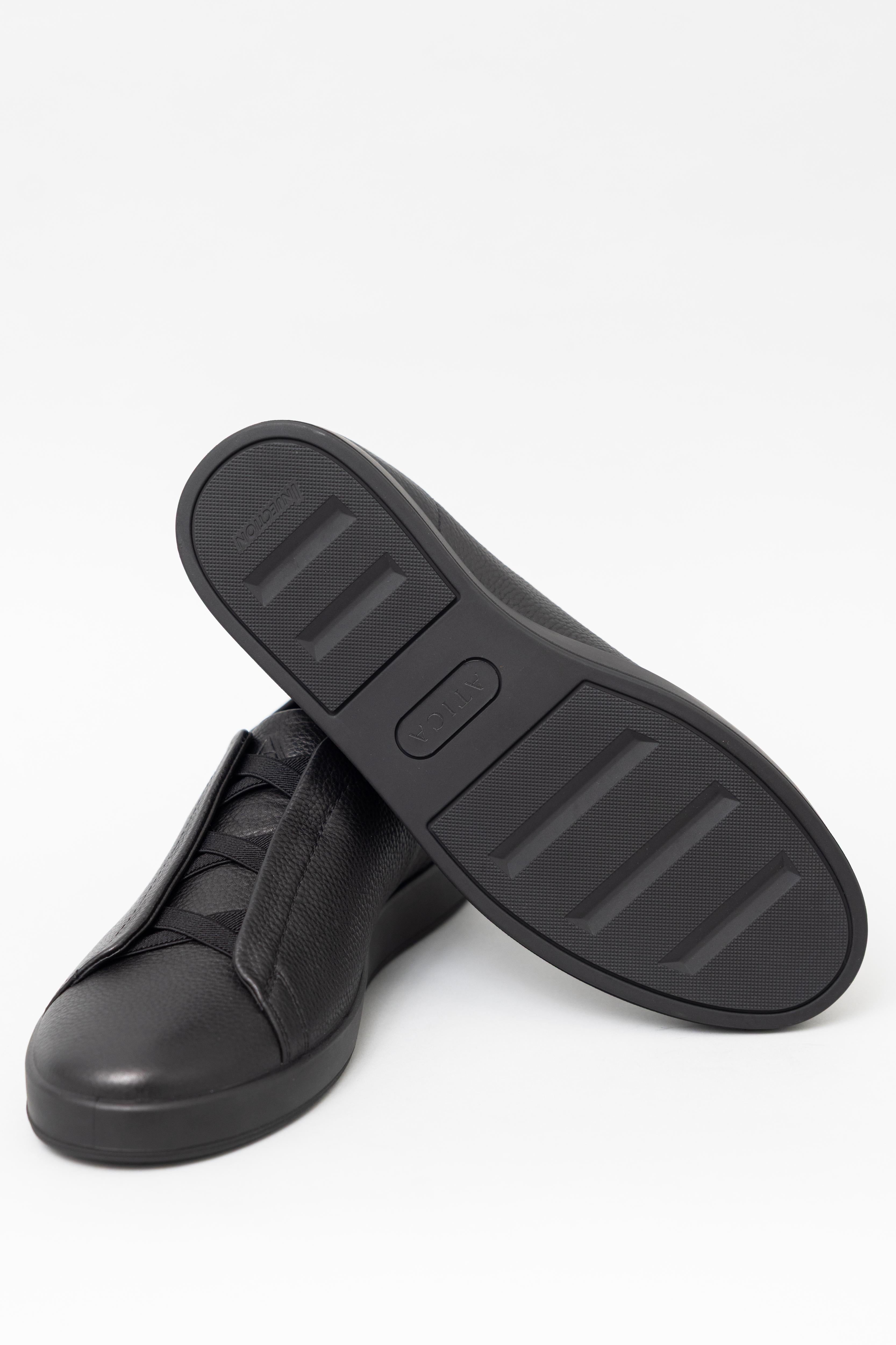 Black Laceless Leather Sneaker