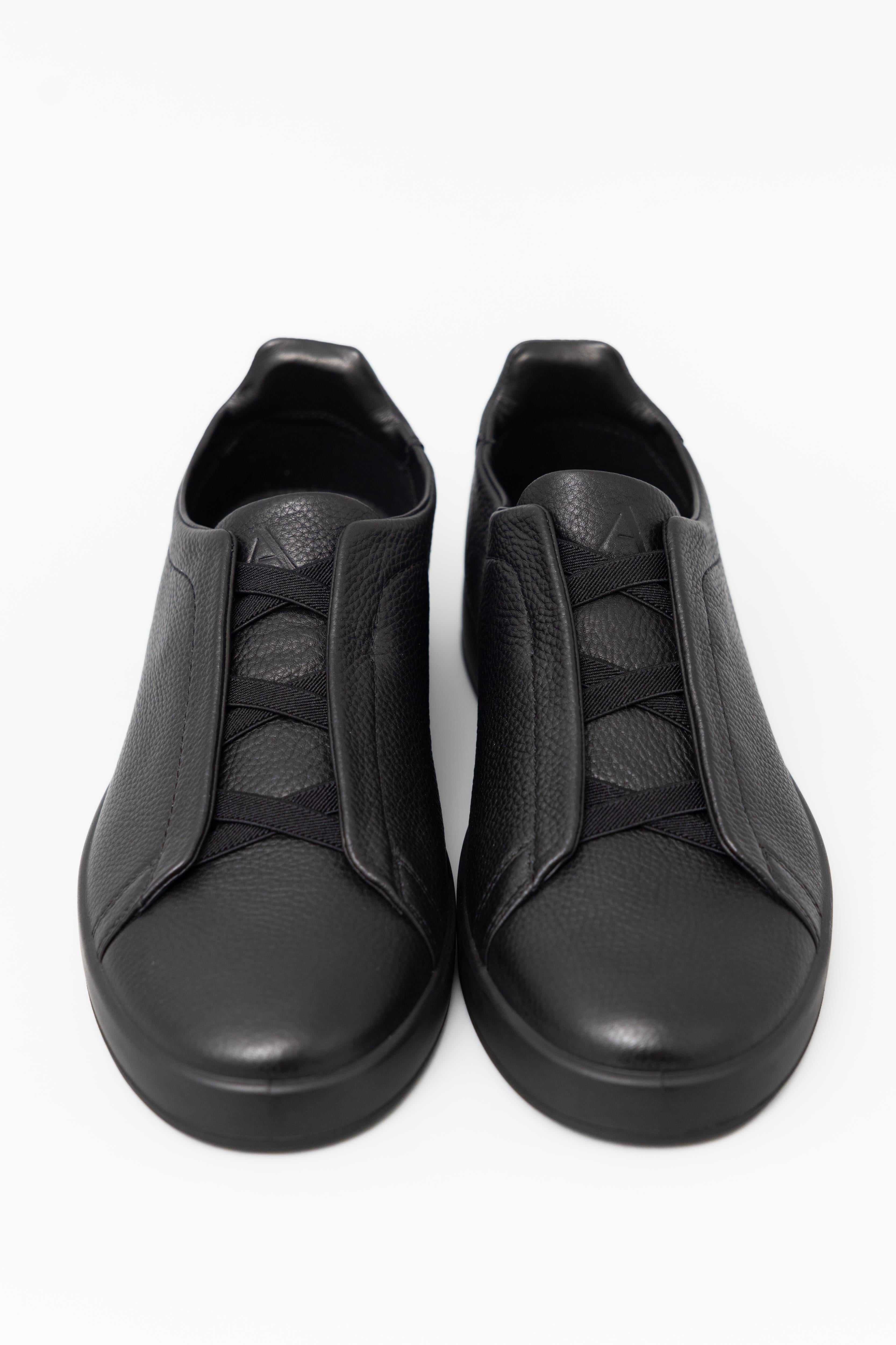 Black Laceless Leather Sneaker