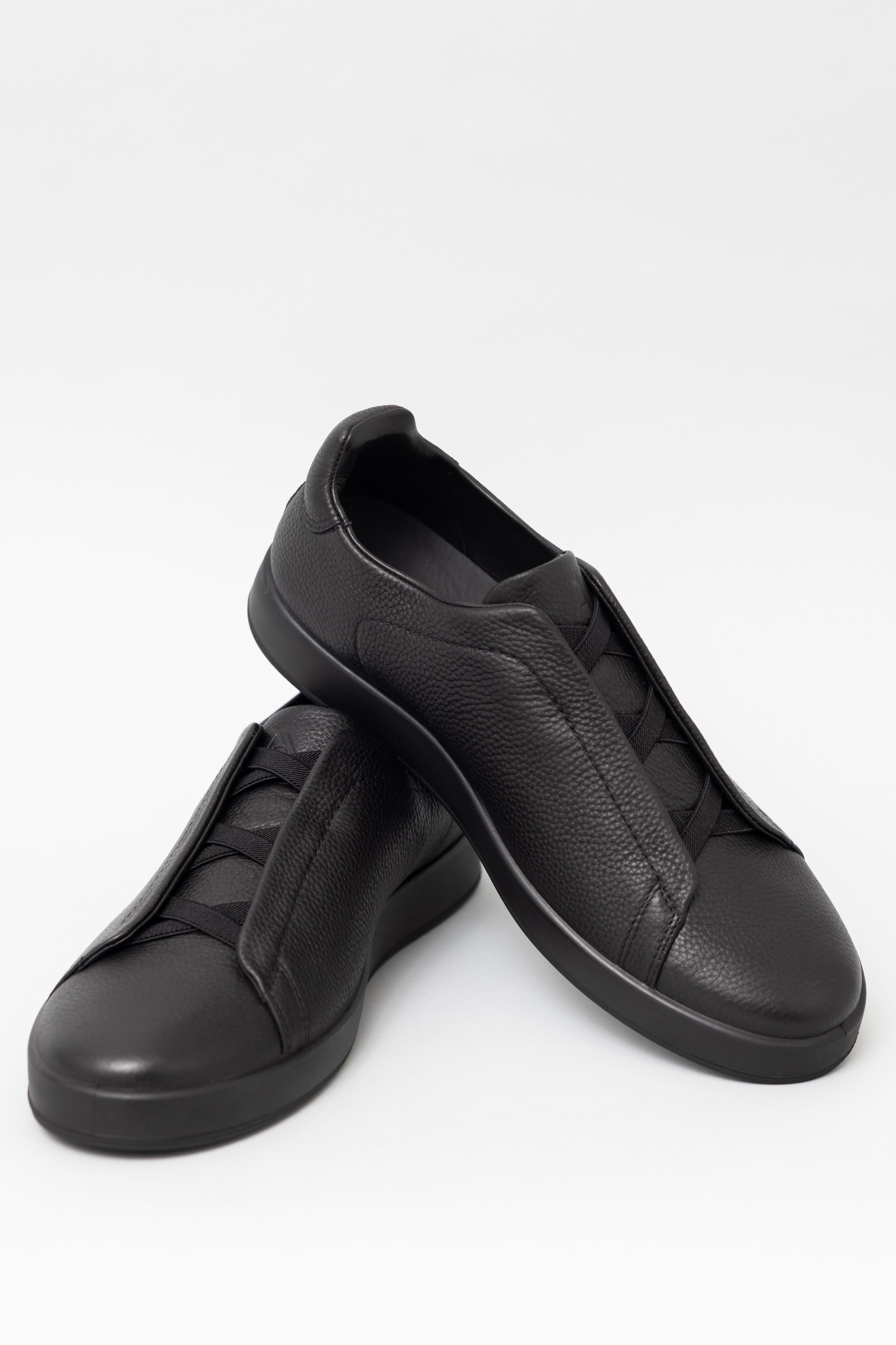 Black Laceless Leather Sneaker